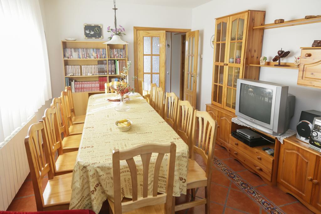 En Casa De Carlos Ortigosa del Monte Luaran gambar