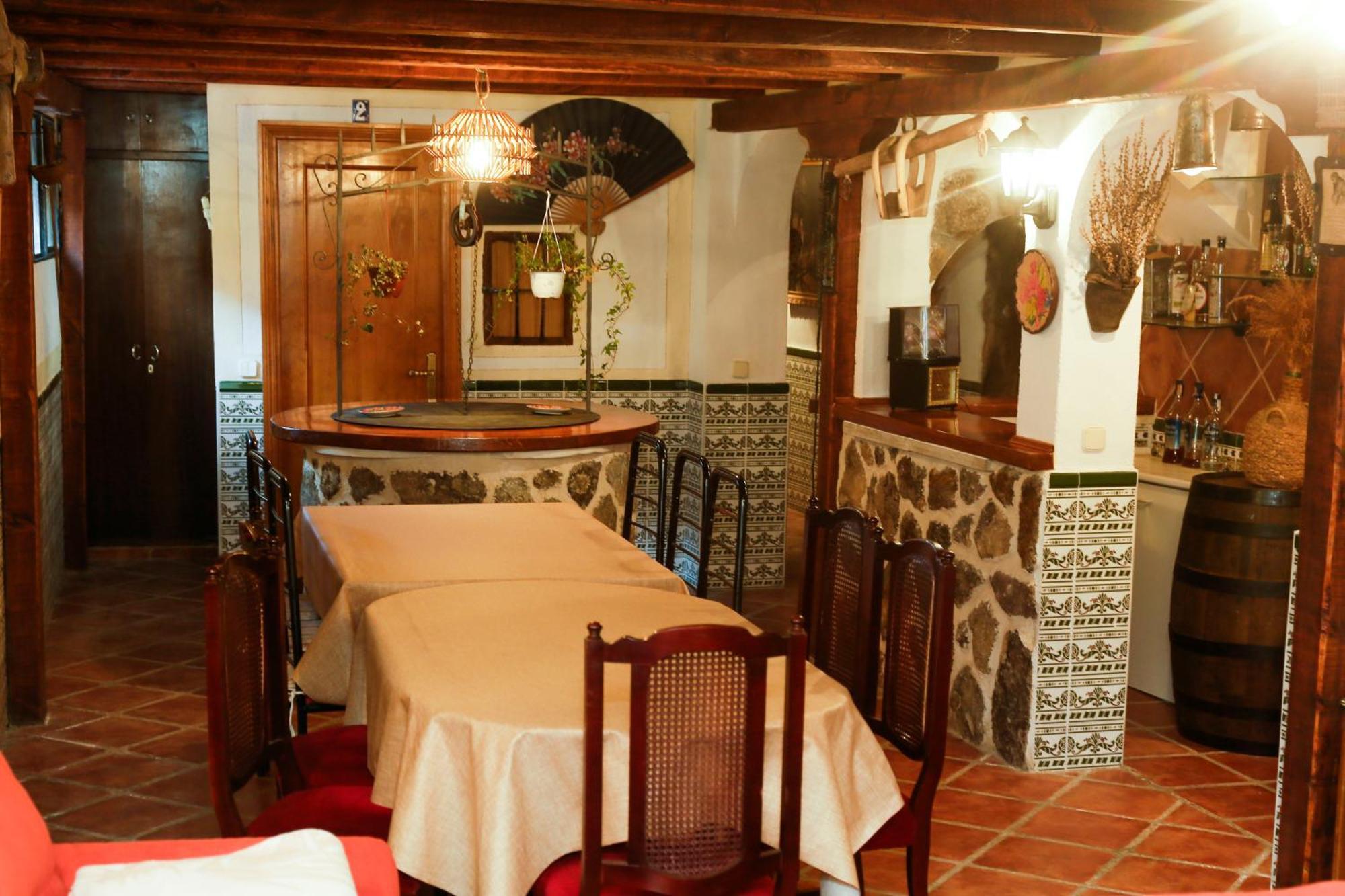 En Casa De Carlos Ortigosa del Monte Luaran gambar