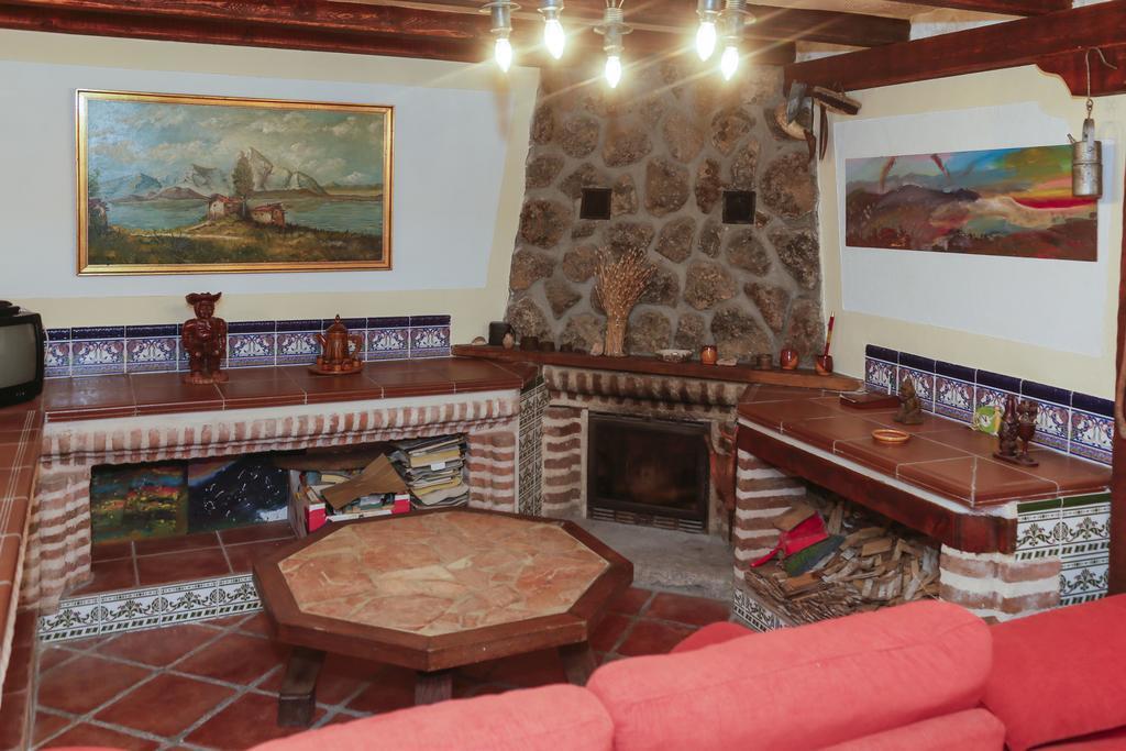 En Casa De Carlos Ortigosa del Monte Luaran gambar