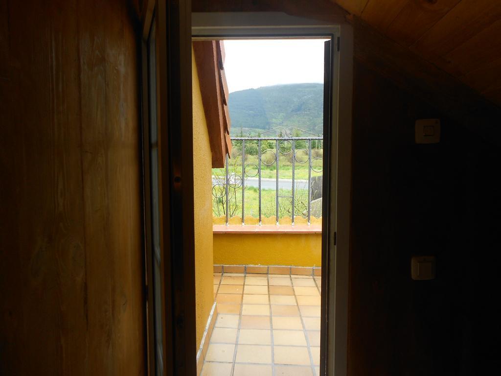 En Casa De Carlos Ortigosa del Monte Luaran gambar