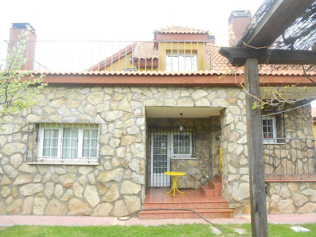 En Casa De Carlos Ortigosa del Monte Luaran gambar